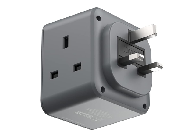 MOMAX One Plug 3 Outlet Cube Exstantion Socket With USB White -1 Year Warranty - Image 2